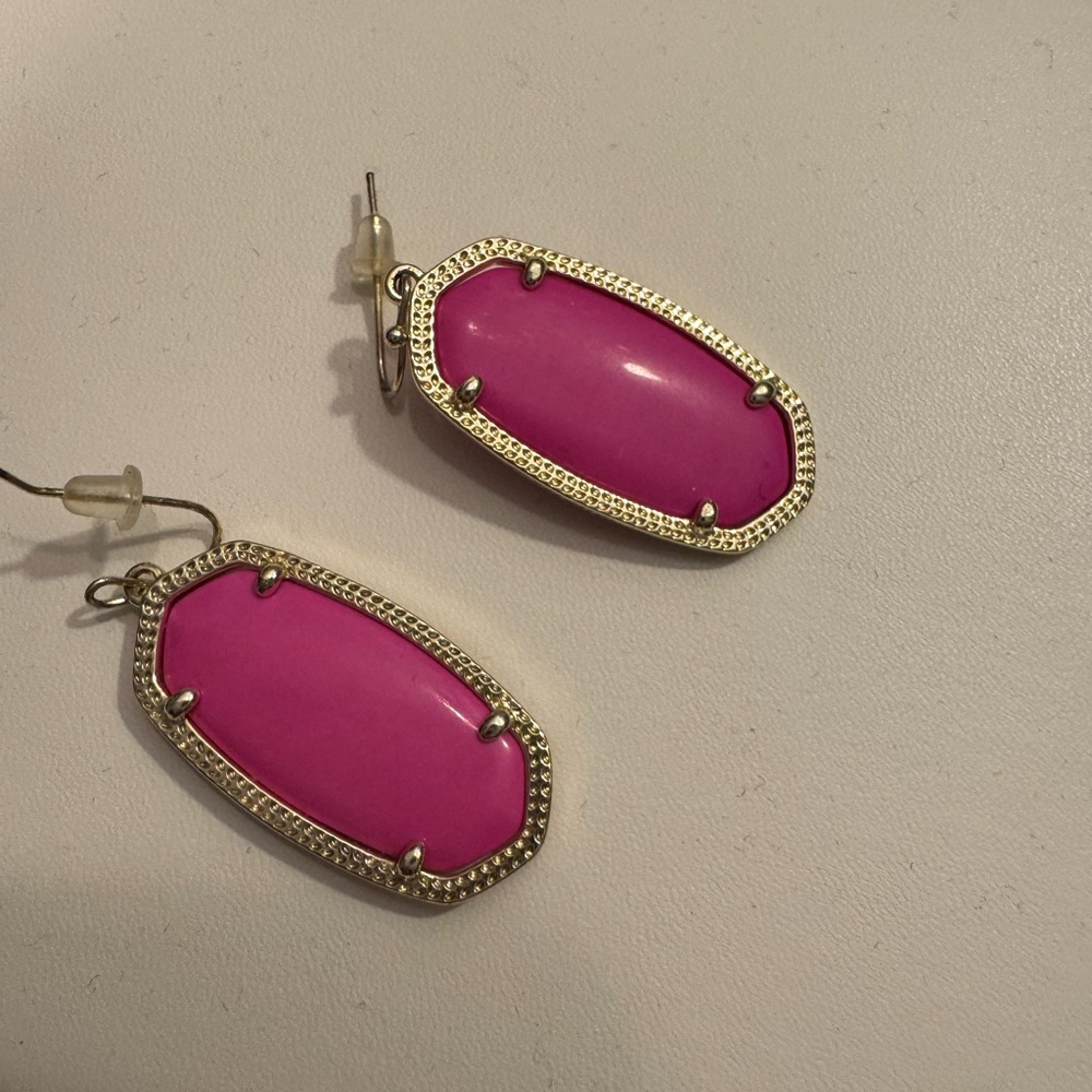 Kendra scott pink earrings with box